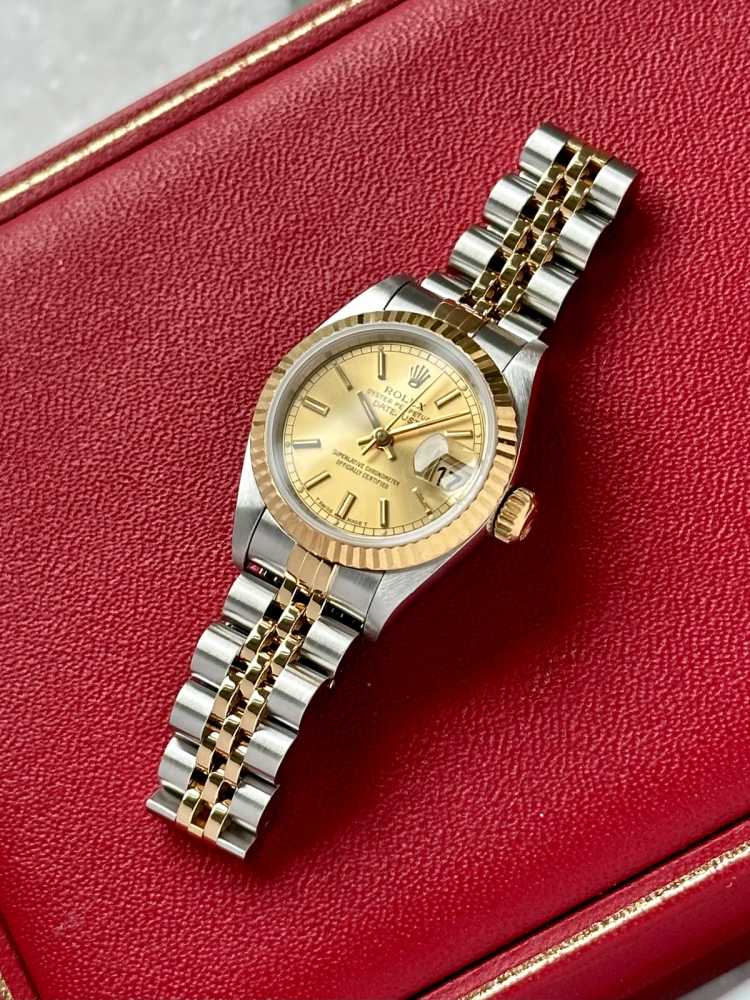Wrist image for Rolex Lady-Datejust 69173 Gold 1993 with original box and papers