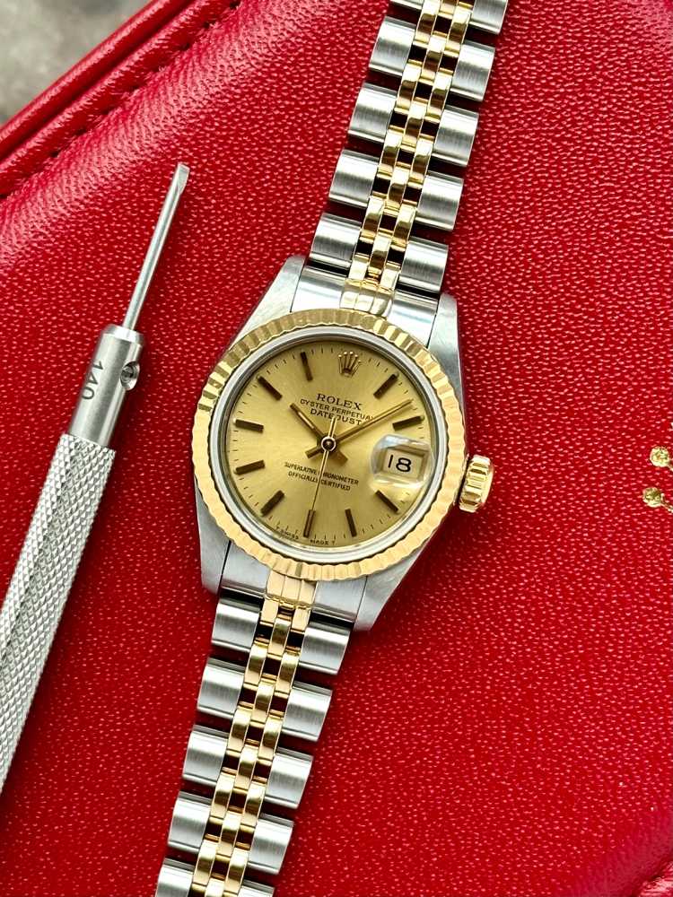 Featured image for Rolex Lady-Datejust 69173 Gold 1993 with original box and papers 2
