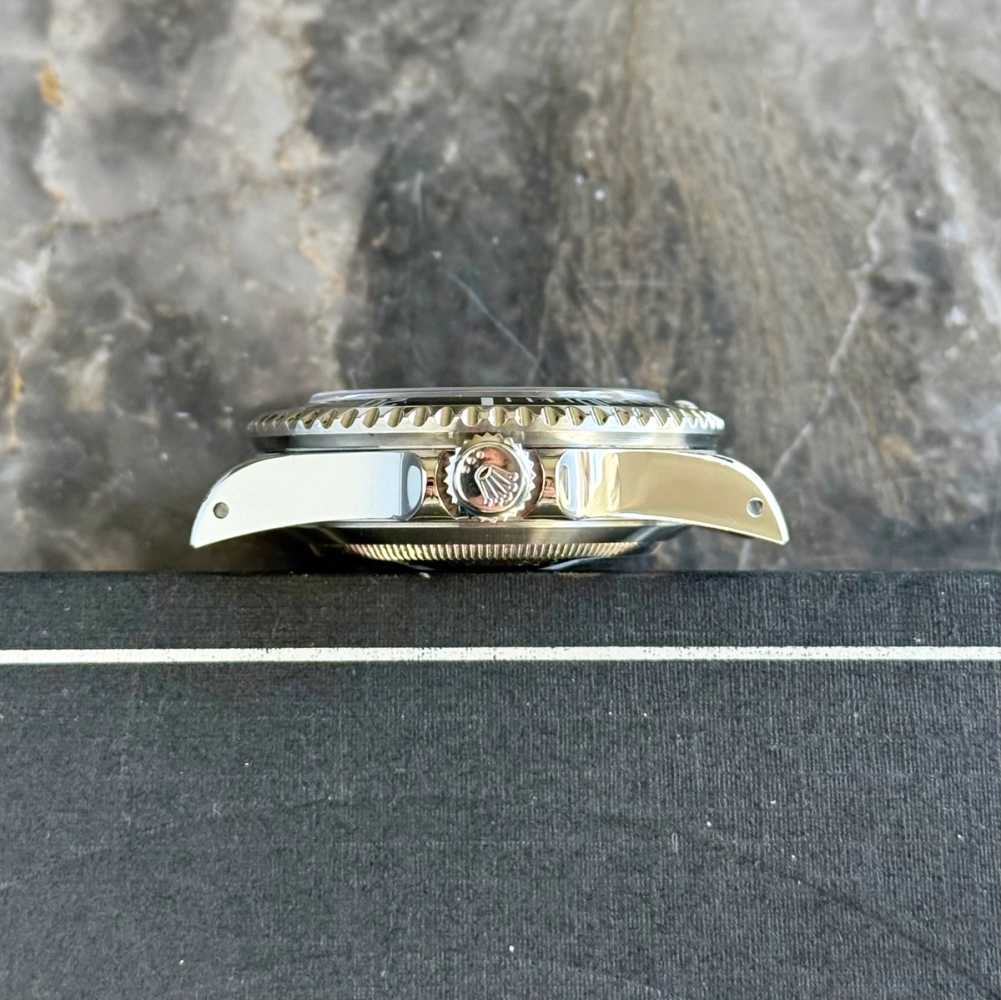 Image for Rolex Sea-Dweller 16600 Black 1999 with original box and papers 3