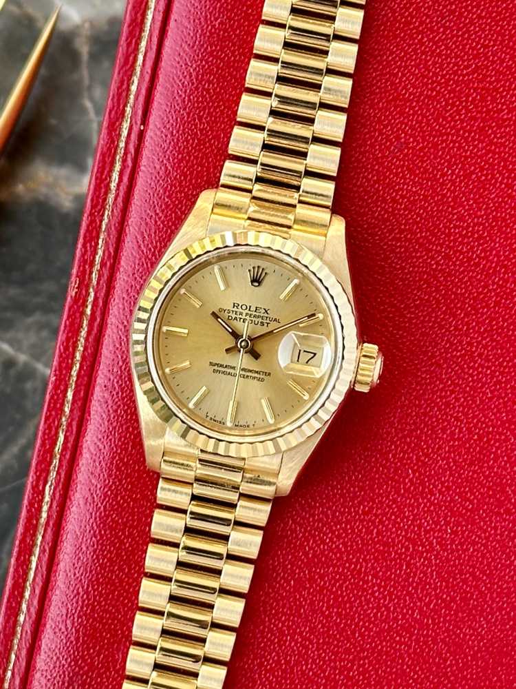 Featured image for Rolex Lady Datejust 69178 Gold 1988 with original box and papers