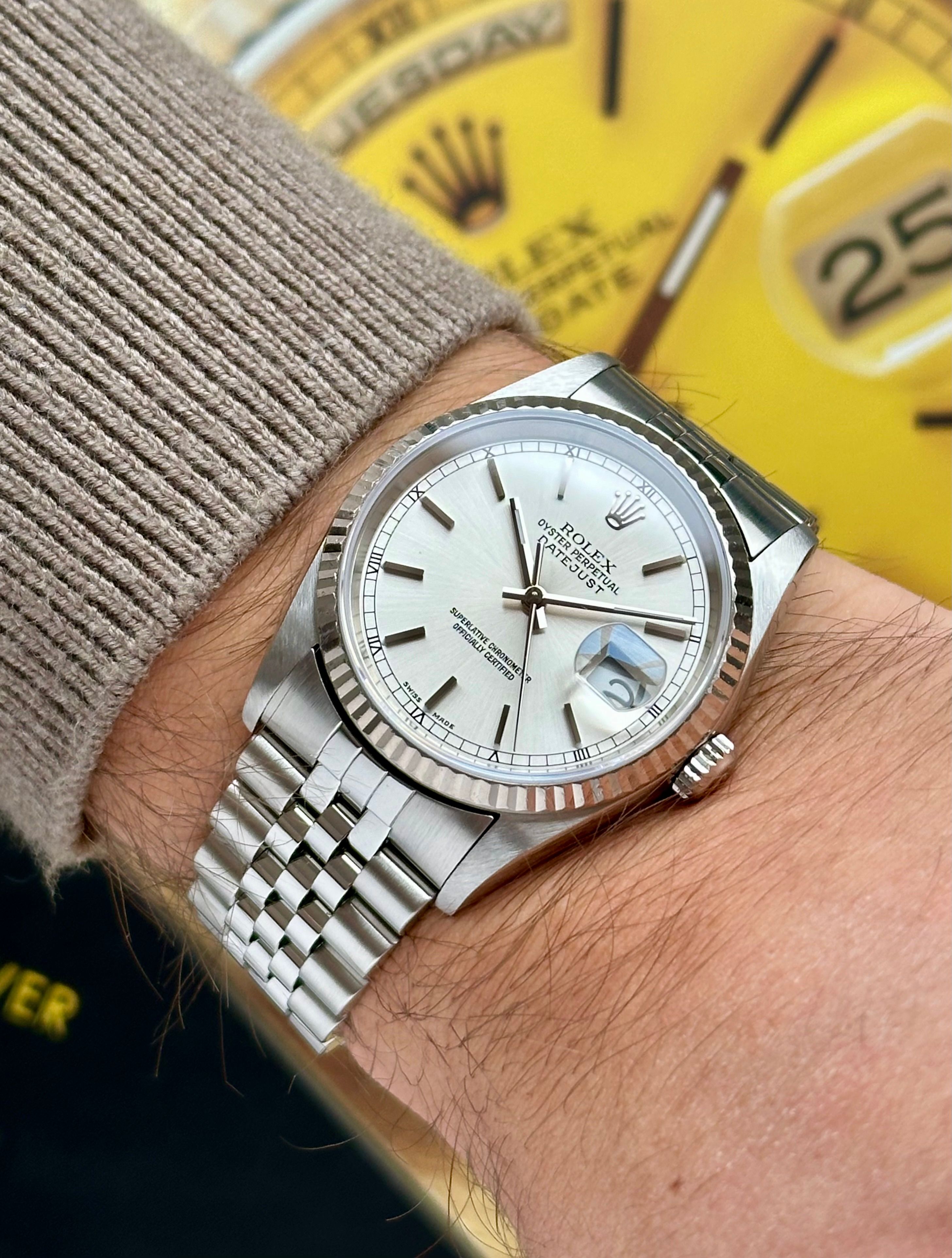 Rolex Datejust 16234 Silver 2004 with original box and papers