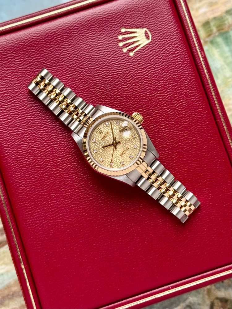 Wrist shot image for Rolex Lady-Datejust "Diamond" 69173 Gold 1993 with original box and papers