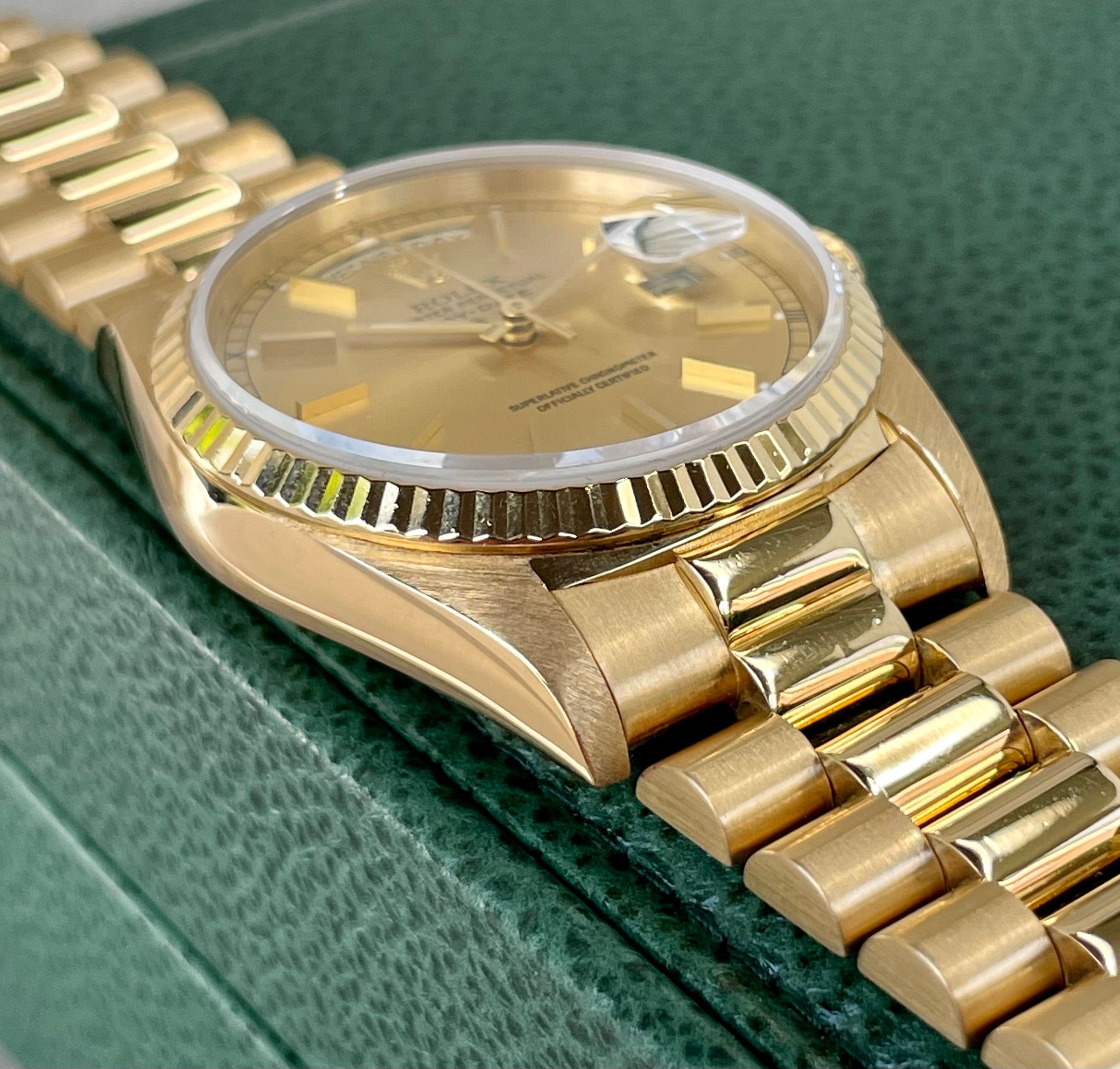 Rolex Day-Date 18238 Gold 1989 with original box and papers