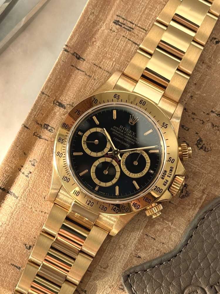 Featured image for Rolex Daytona "Floating" 16520 Black 1988 with original box