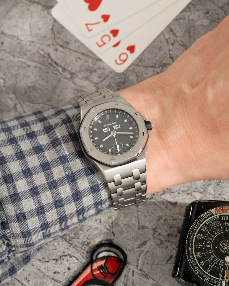 Wrist shot image for Audemars Piguet Royal Oak "Offshore" 25807ST Grey +/- 1998 with original box and papers
