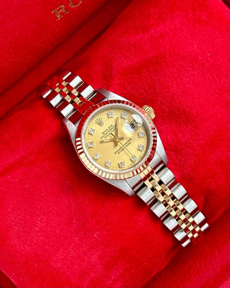 Wrist shot image for Rolex Lady-Datejust "Diamond" 69173G Gold 1988 with original box and papers 3