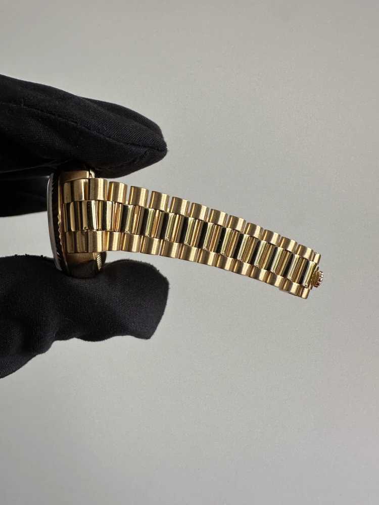 Image for Rolex Lady-Datejust "Diamond" 69178 Gold 1988 with original box and papers 2