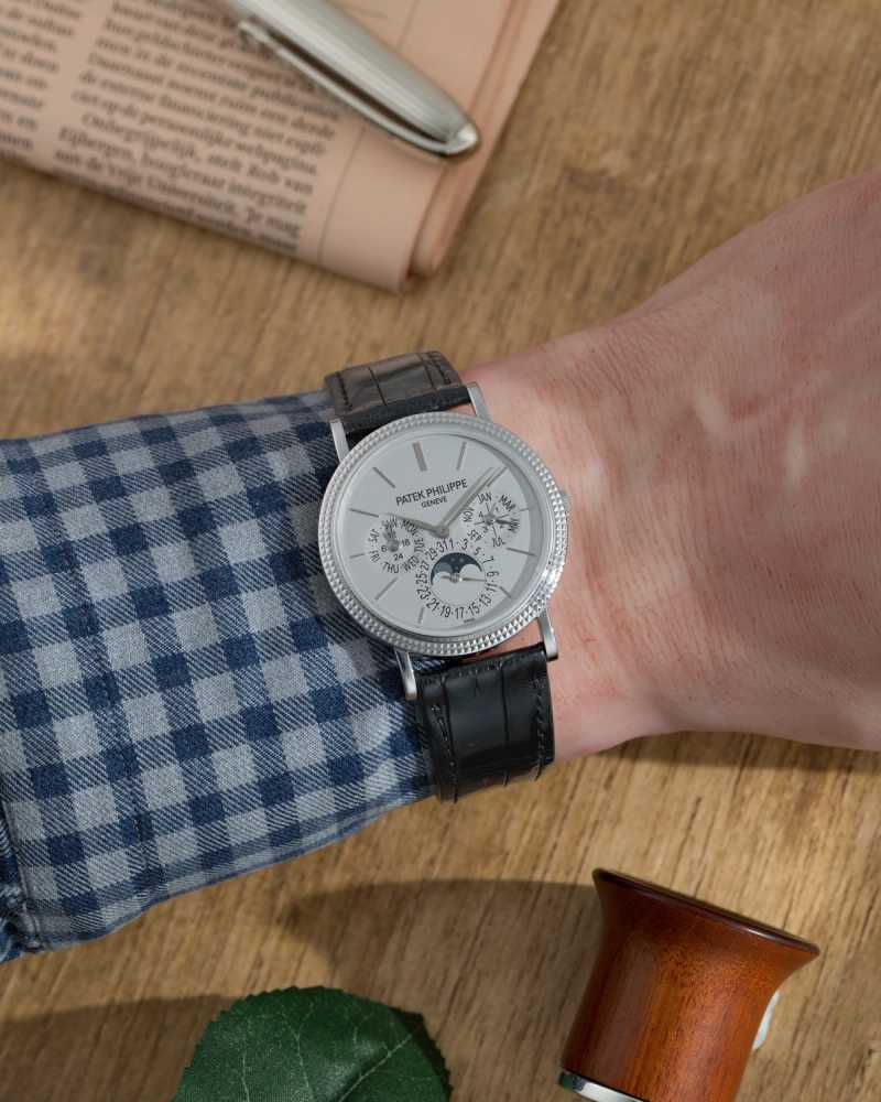 Wrist shot image for Patek Philippe Perpetual Calendar 5139G Grey +/- 2008 with original box and papers