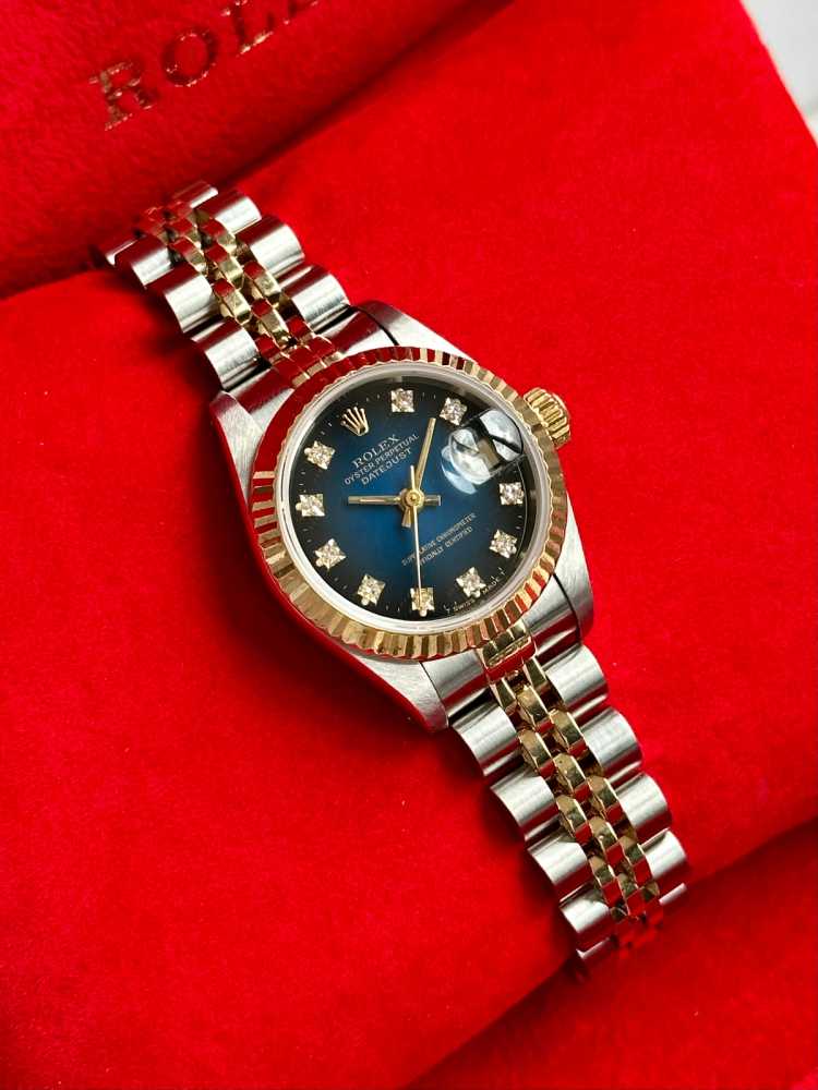Wrist image for Rolex Lady-Datejust "Blue Vignette Diamond" 69173G Blue 1991 with original box and papers