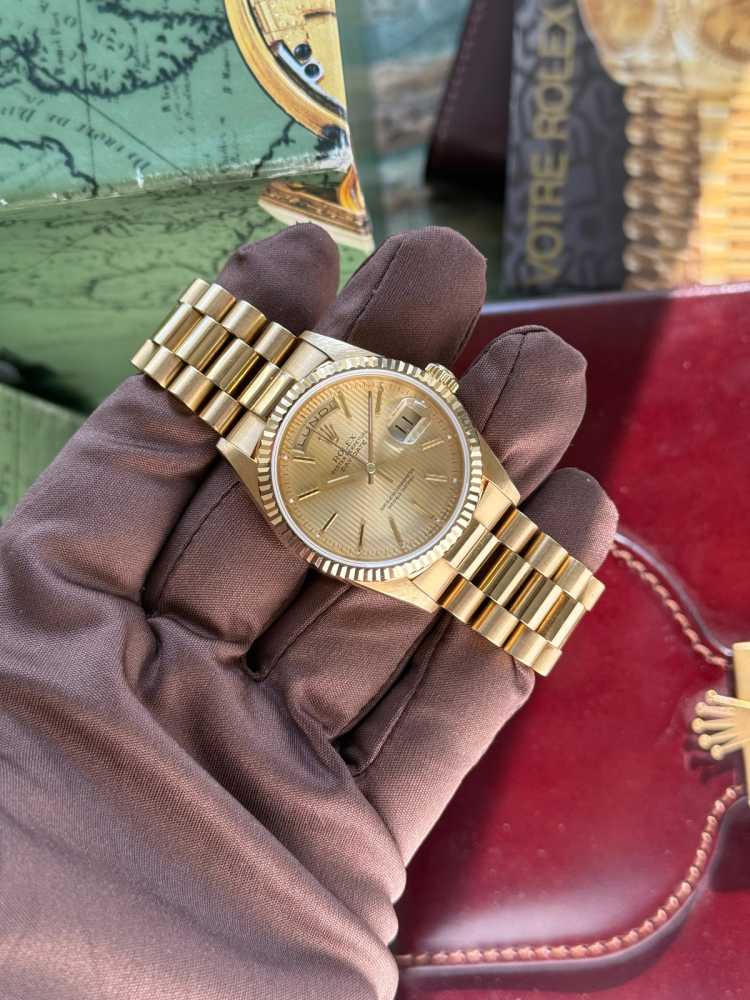 Image for Rolex Day-Date "Tapestry" 18238 Gold 1990 with original box and papers