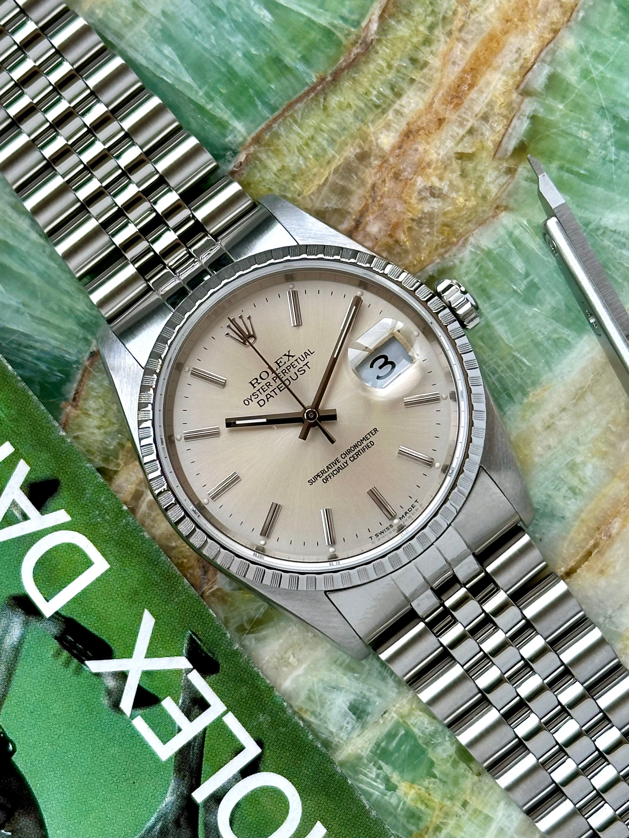 Rolex Datejust 16220 Silver 1999 with original box and papers