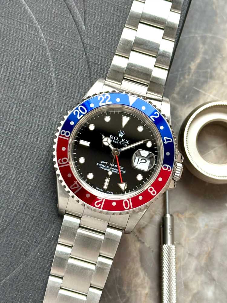 Featured image for Rolex GMT-Master "Pepsi" 16700 Black 1996 with original box and papers