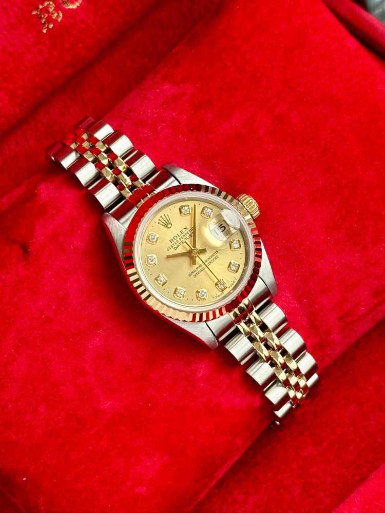 Wrist shot image for Rolex Lady-Datejust "Diamond" 69173G Gold 1995 with original box and papers 3