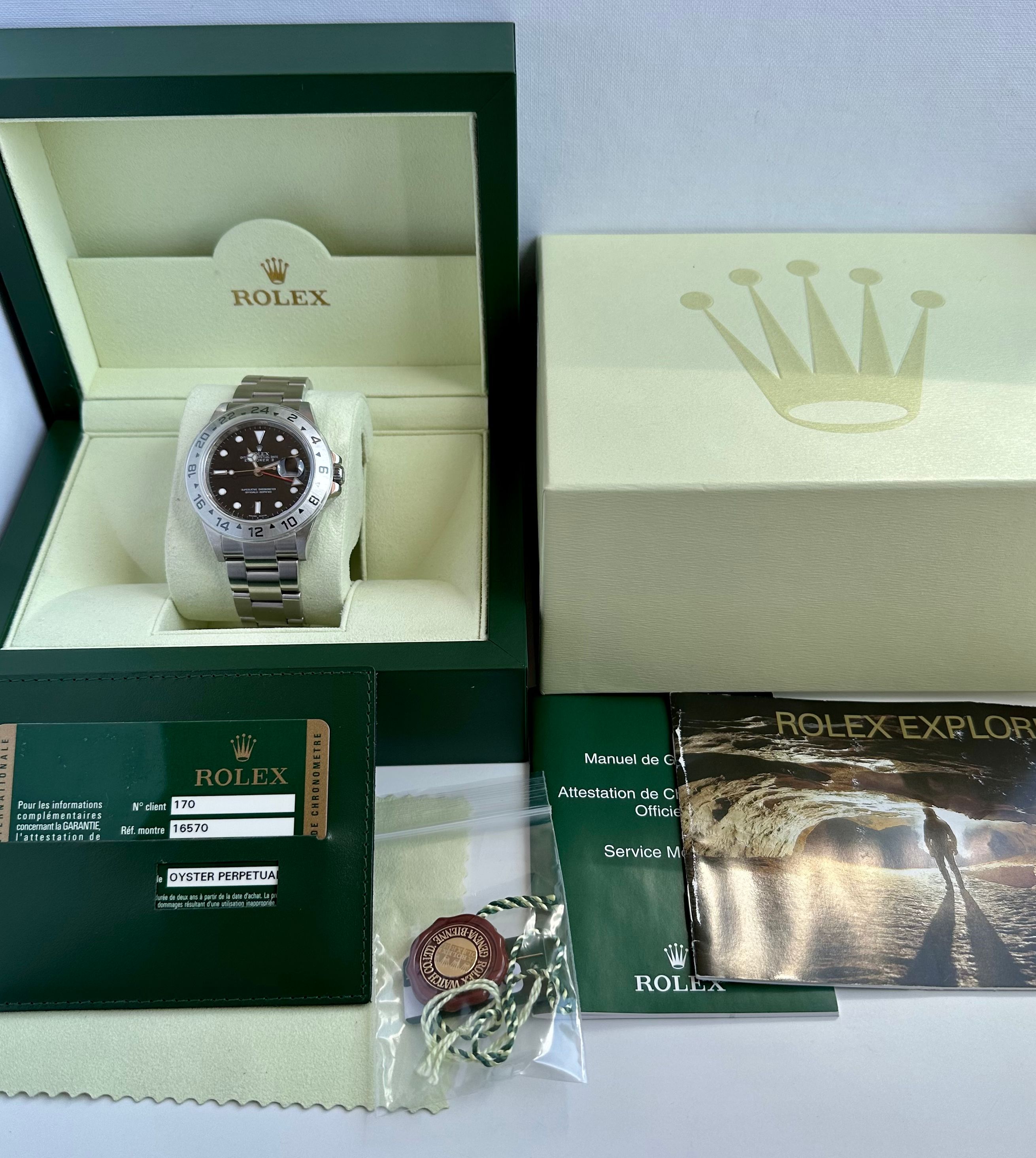 ROLEX 新型現行BOX 中古2個 Rolex Explorer II 16570 Black 2009 with original box and papers