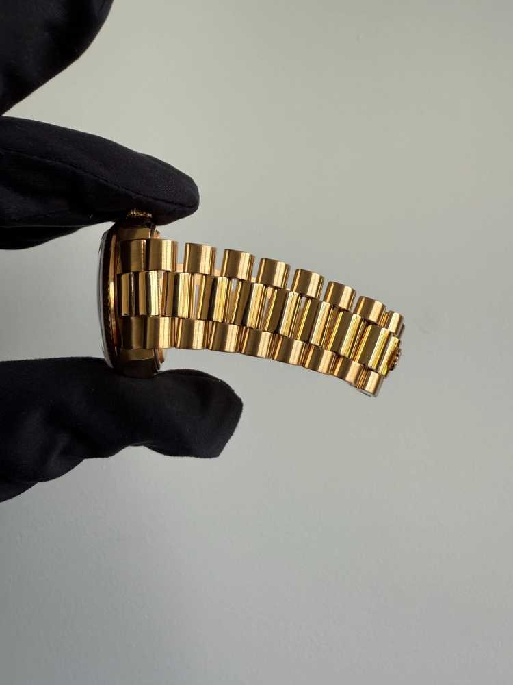 Image for Rolex Day-Date 18038 Gold 1979 2