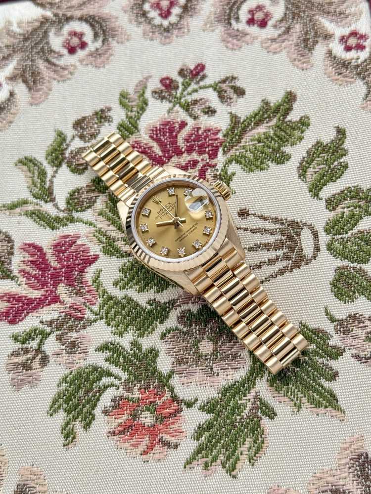 Wrist shot image for Rolex Lady-Datejust "Diamond" 69178G Gold 1988 with original box and papers 2