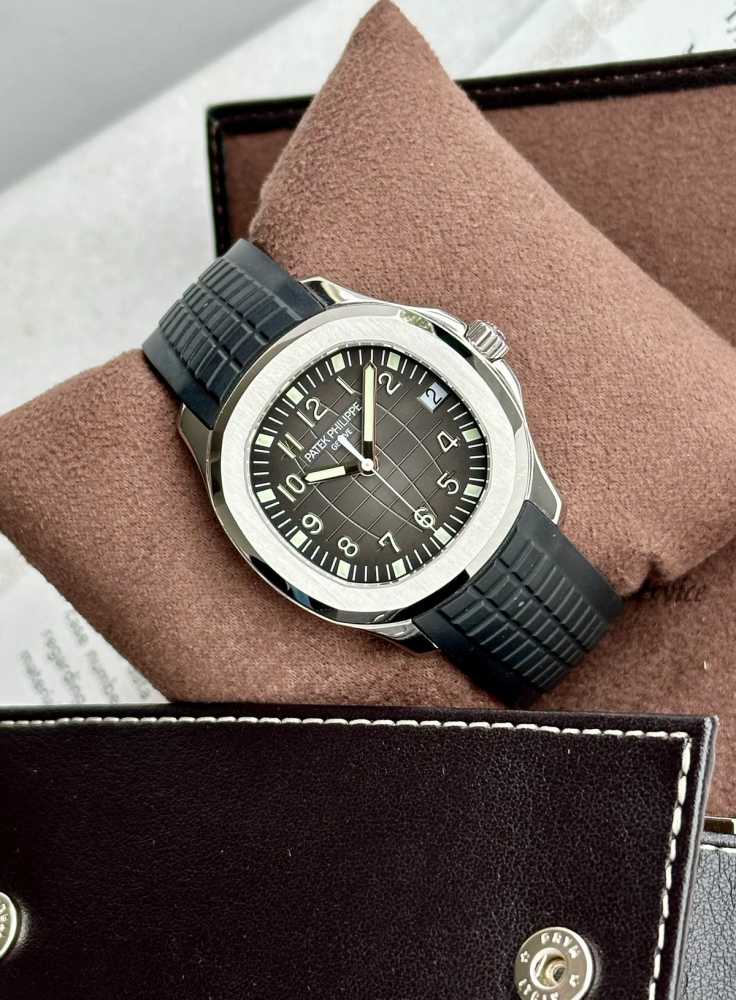 Image for Patek Philippe Aquanaut 5165 Black 2007 with original box and papers