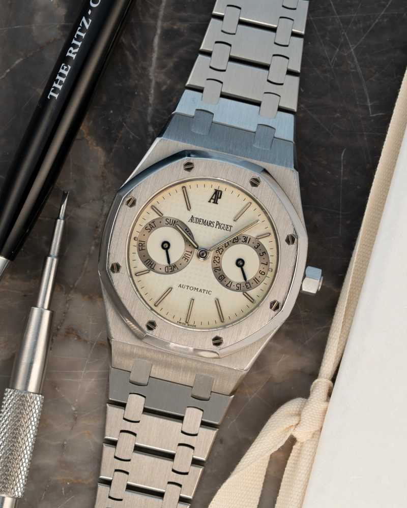 Featured image for Audemars Piguet Royal Oak "Owl" 25572 ST Cream 1995 with original box and papers