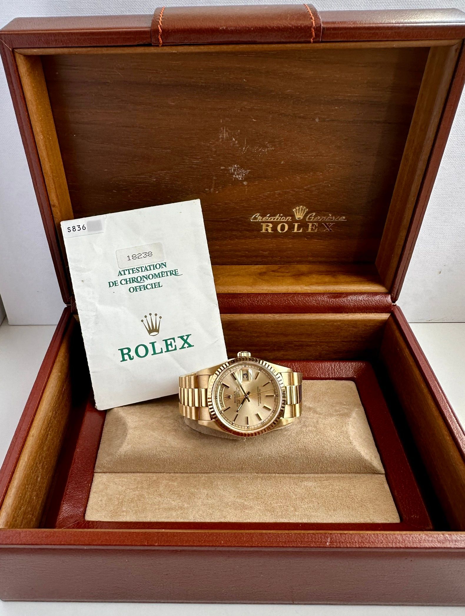 Rolex Day-Date 18238 Gold 1994 with original box and papers