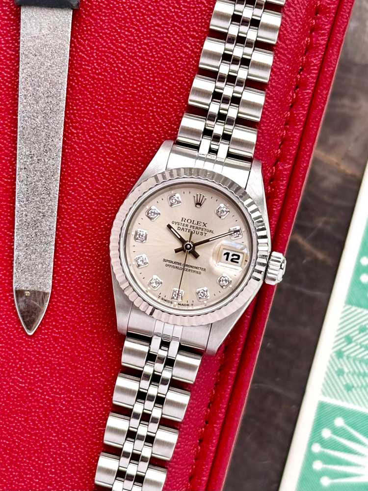 Featured image for Rolex Lady-Datejust "Diamond" 69174G Silver 1996 with original box and papers