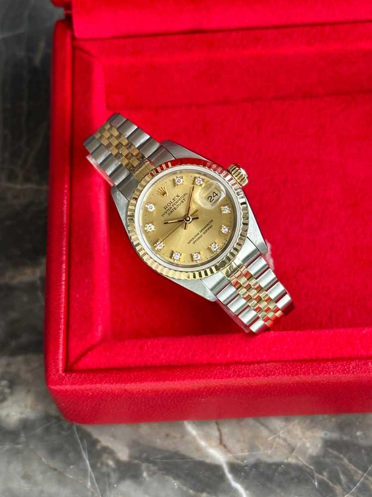 Wrist image for Rolex Lady-Datejust "Diamond" 69173G Gold 1993 with original box and papers