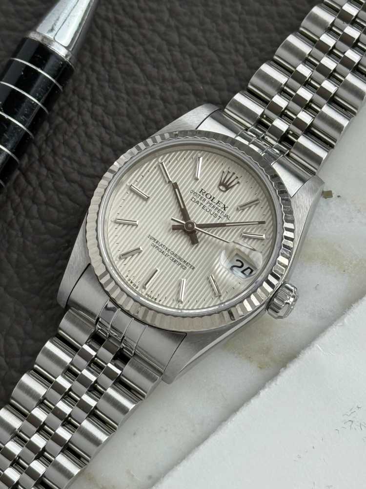 Image for Rolex Midsize Datejust 68274 Silver 1993 with original box and papers