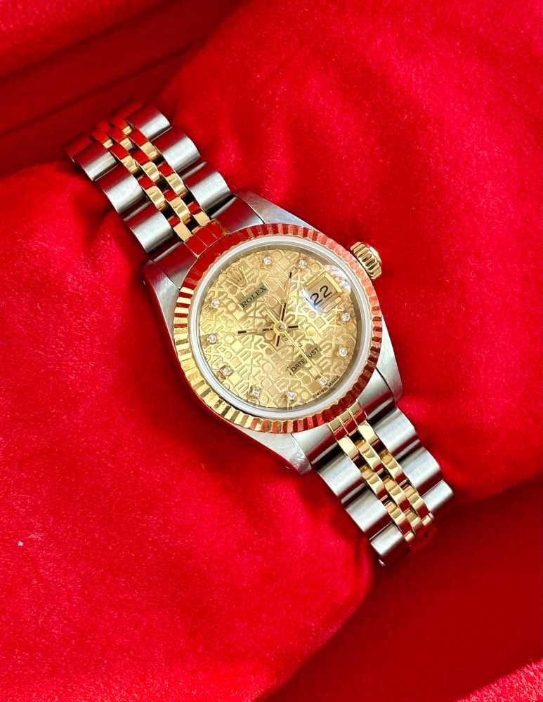 Wrist image for Rolex Lady-Datejust "Diamond" 69173G Gold 1988 with original box and papers