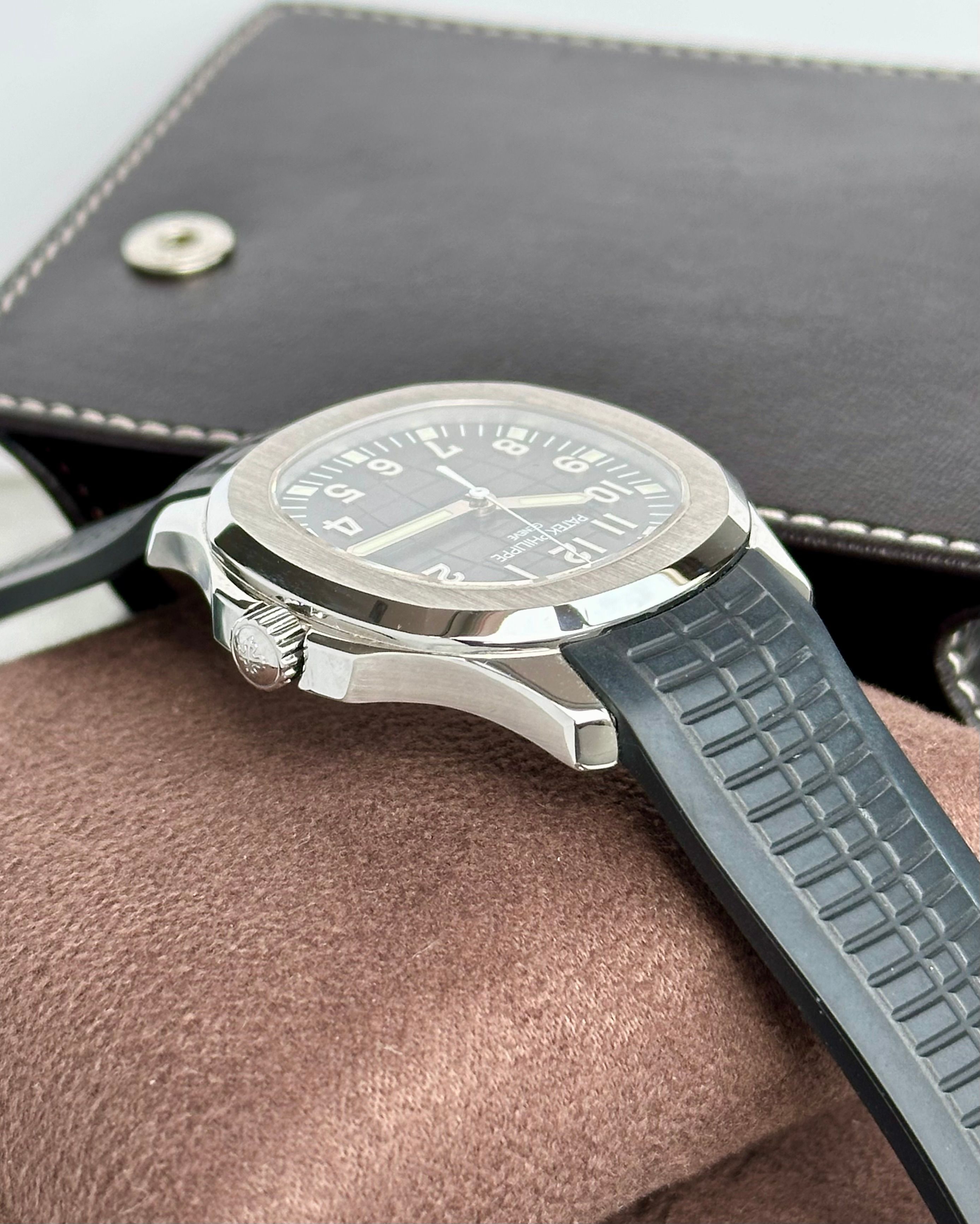 Patek Philippe Aquanaut 5165 Black 2007 with original box and papers