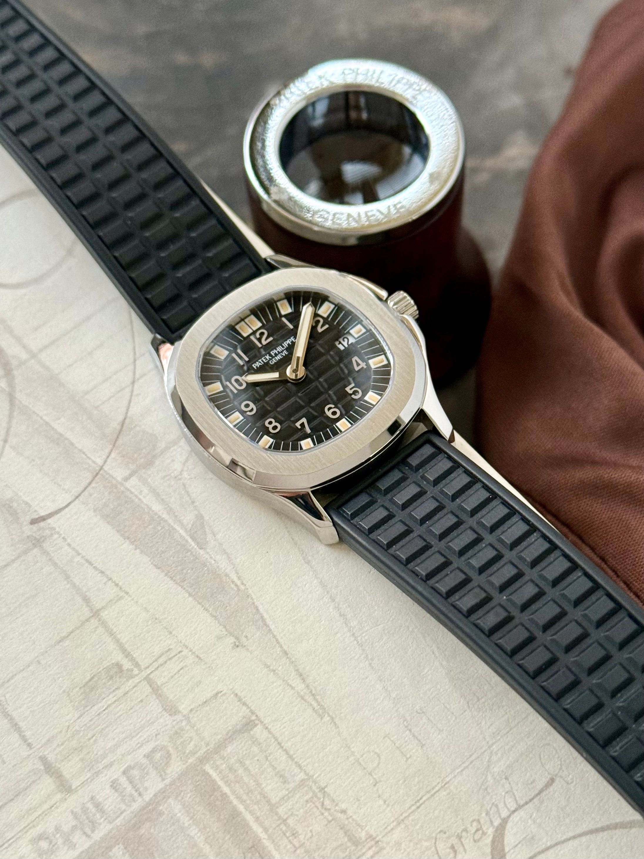 Patek Philippe Aquanaut 4960 Tropical 2002 with original box and