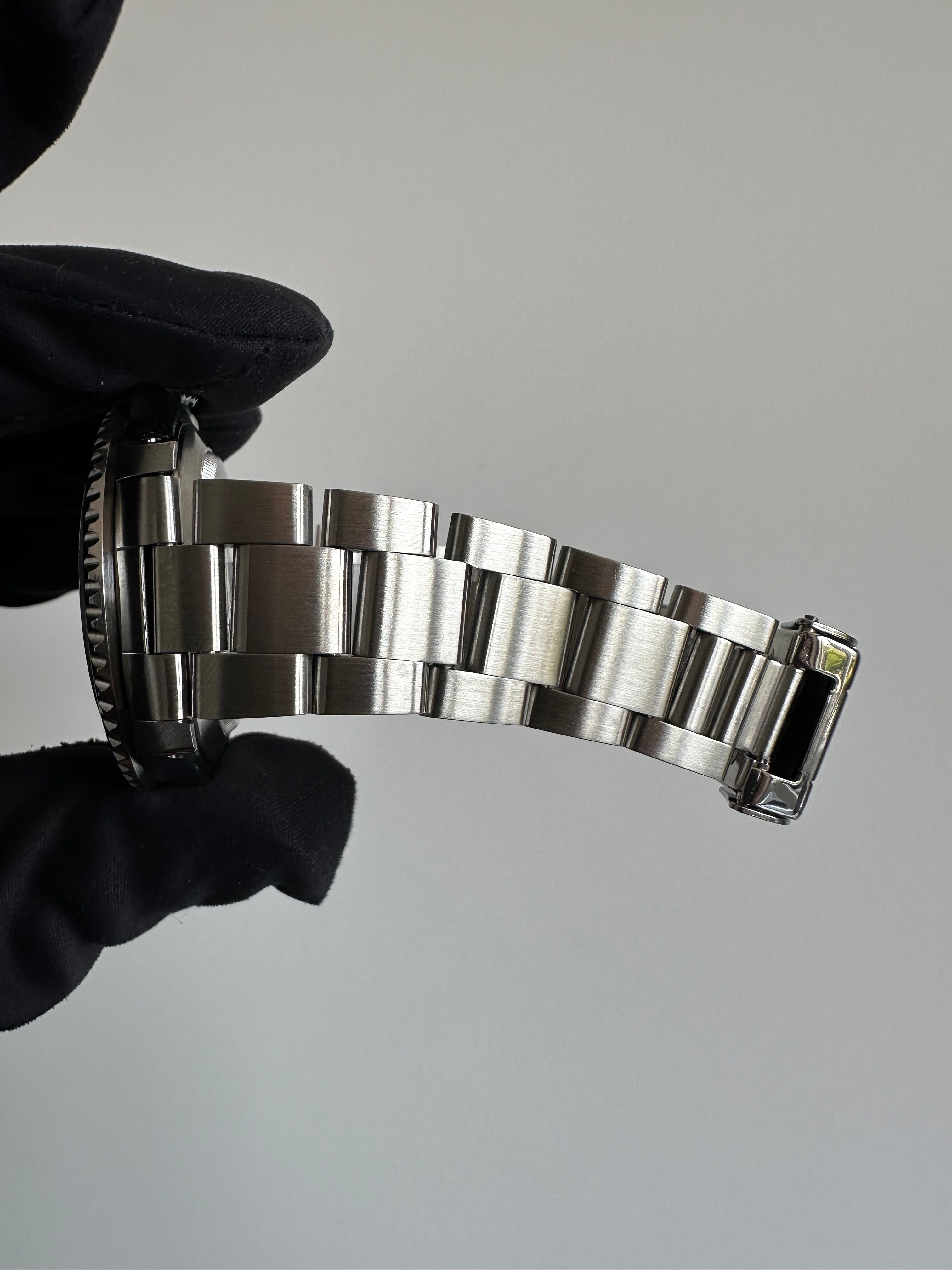 Rolex Submariner 16610 Black 1991 6