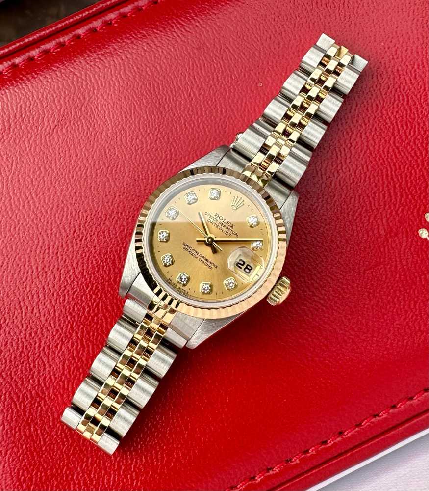 Wrist image for Rolex Lady-Datejust "Diamond" 79173G Gold 1999 with original box and papers