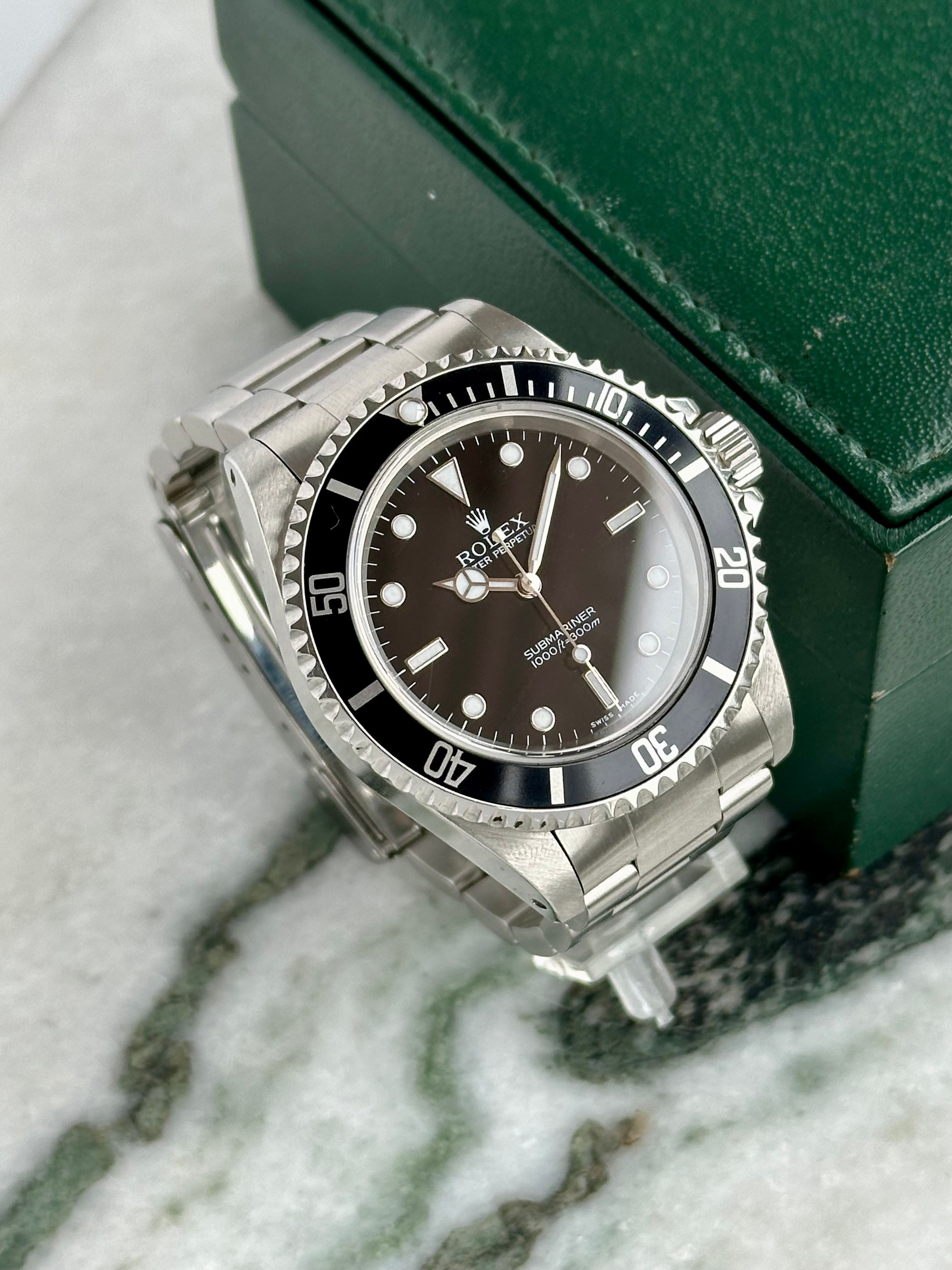 Rolex submariner 14060m hot sale 2 liner