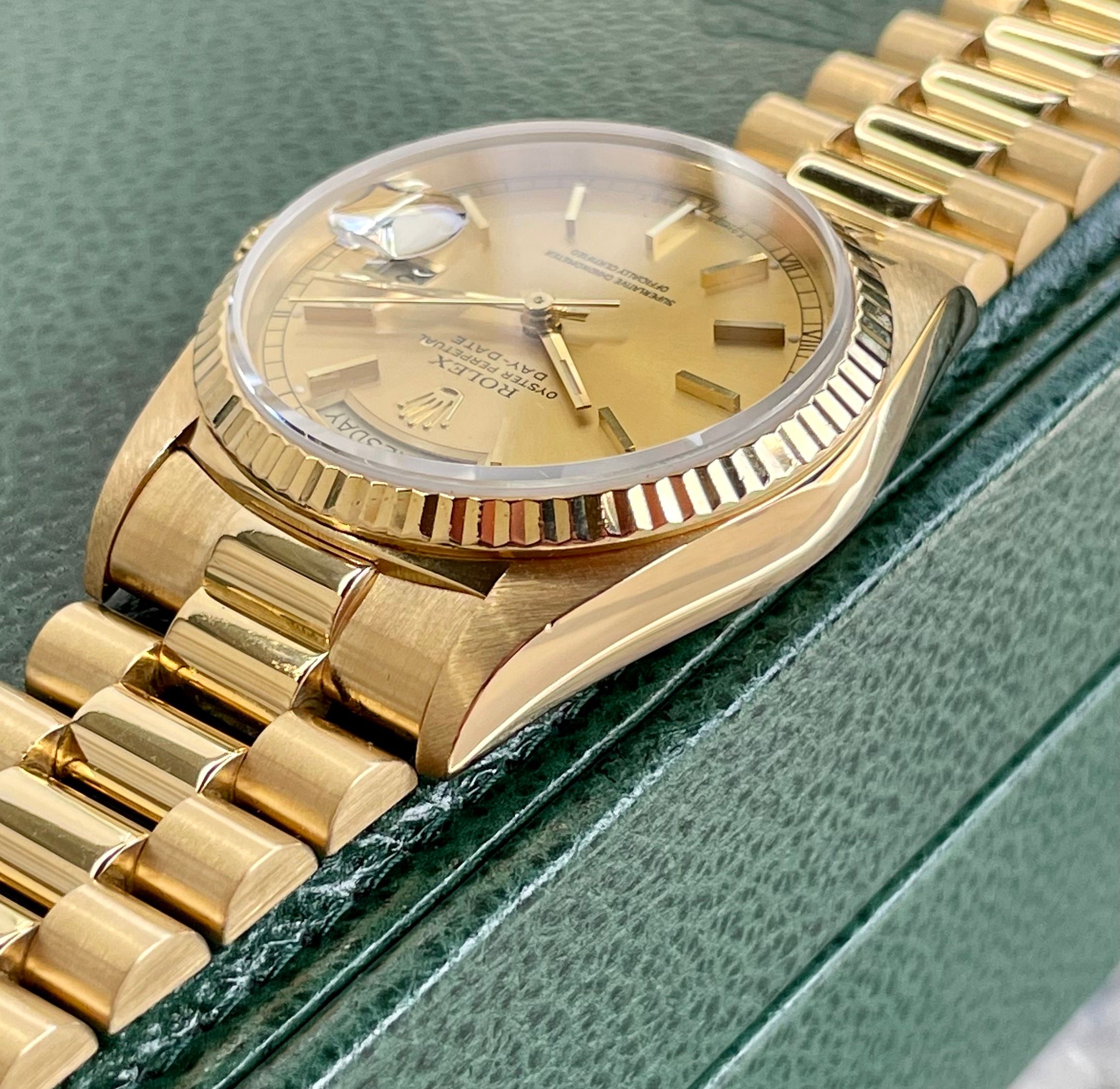 Rolex Day-Date 18238 Gold 1989 with original box and papers