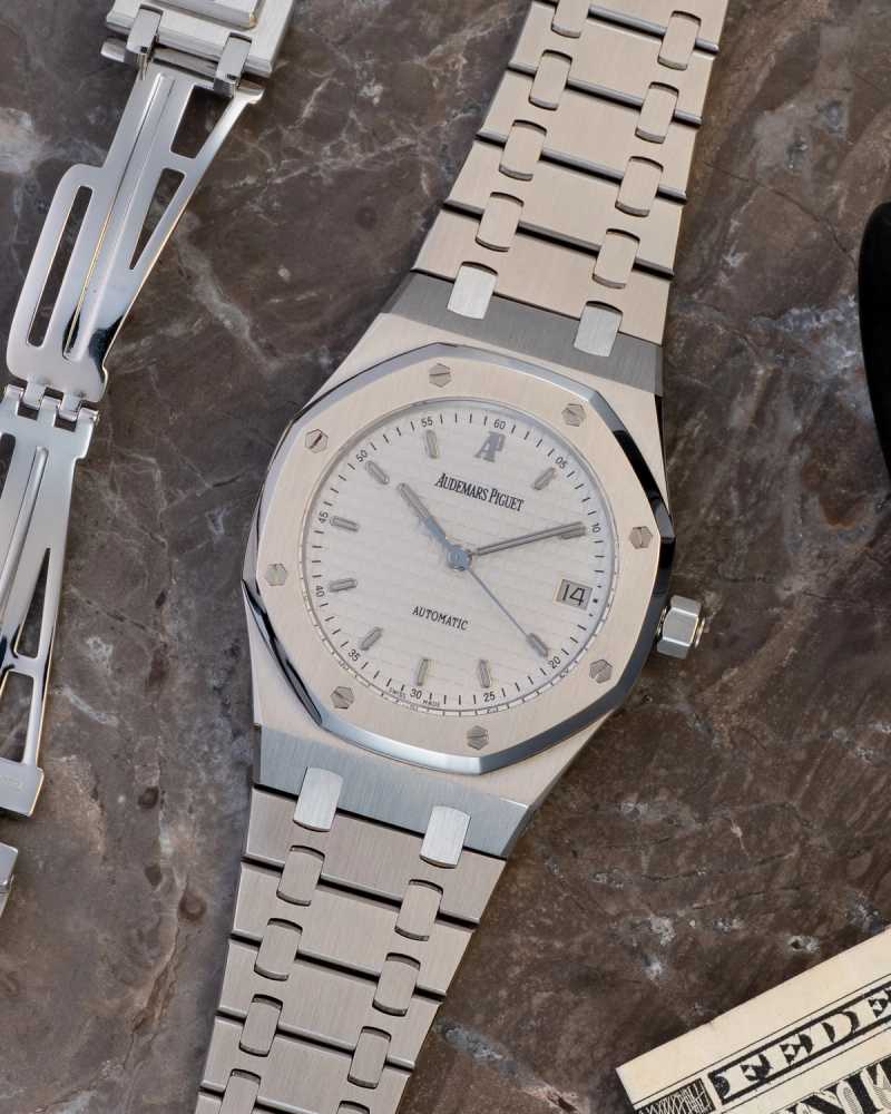 Featured image for Audemars Piguet Royal Oak "MK-III dial" 14790ST White 2004 with original box and papers