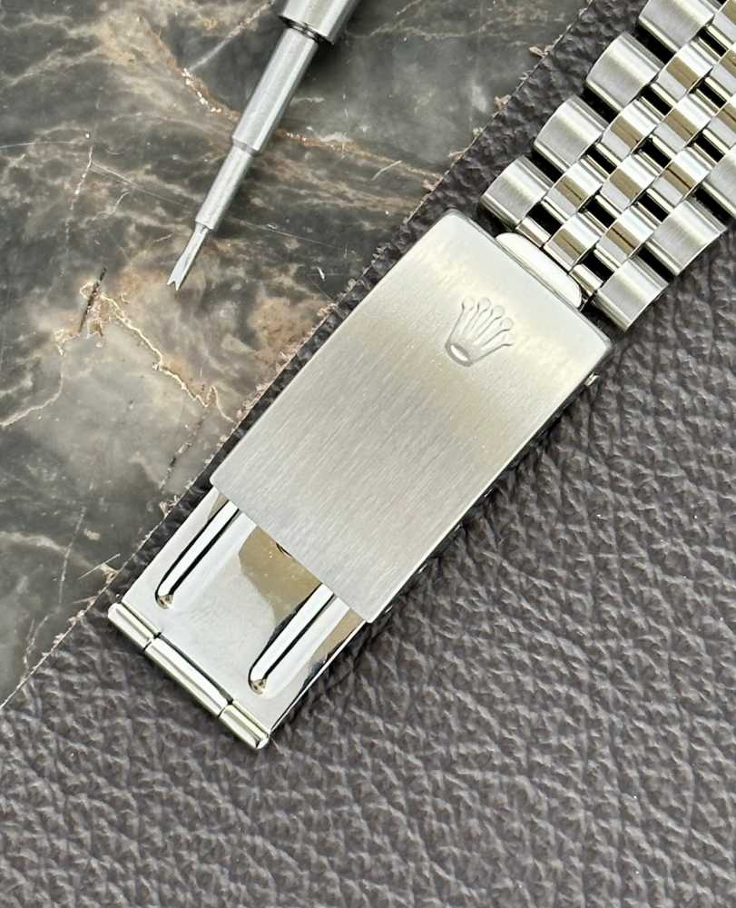 Detail image for Rolex Datejust "Linen" 16234 Silver Linen 1993 with original box and papers