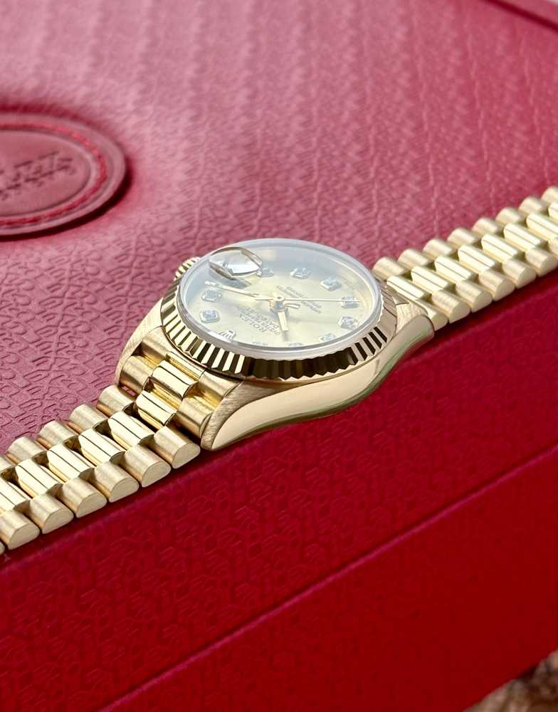 Image for Rolex Lady-Datejust "Diamond" 69178 Gold 1993 with original box and papers 2