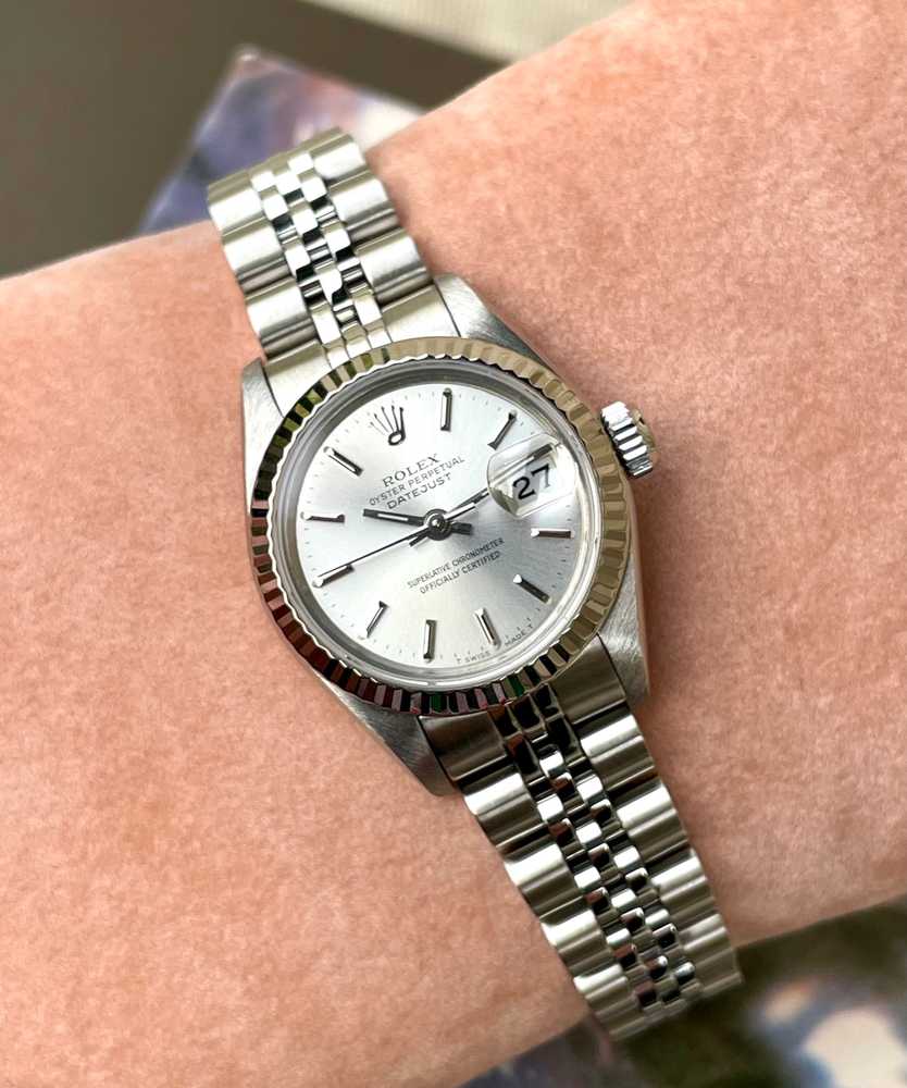 Wrist shot image for Rolex Lady Datejust 69174 Silver 1987 with original box and papers