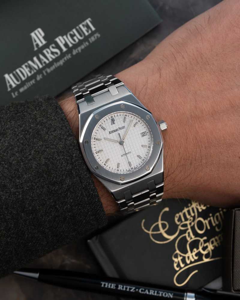 Wrist shot image for Audemars Piguet Royal Oak 14790 White 2003 with original box and papers 2