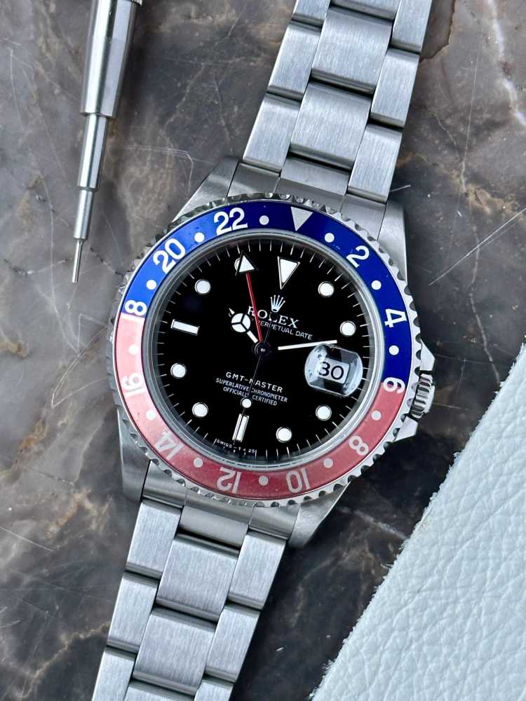 Featured image for Rolex GMT-Master 16700 Black 1996 with original box and papers