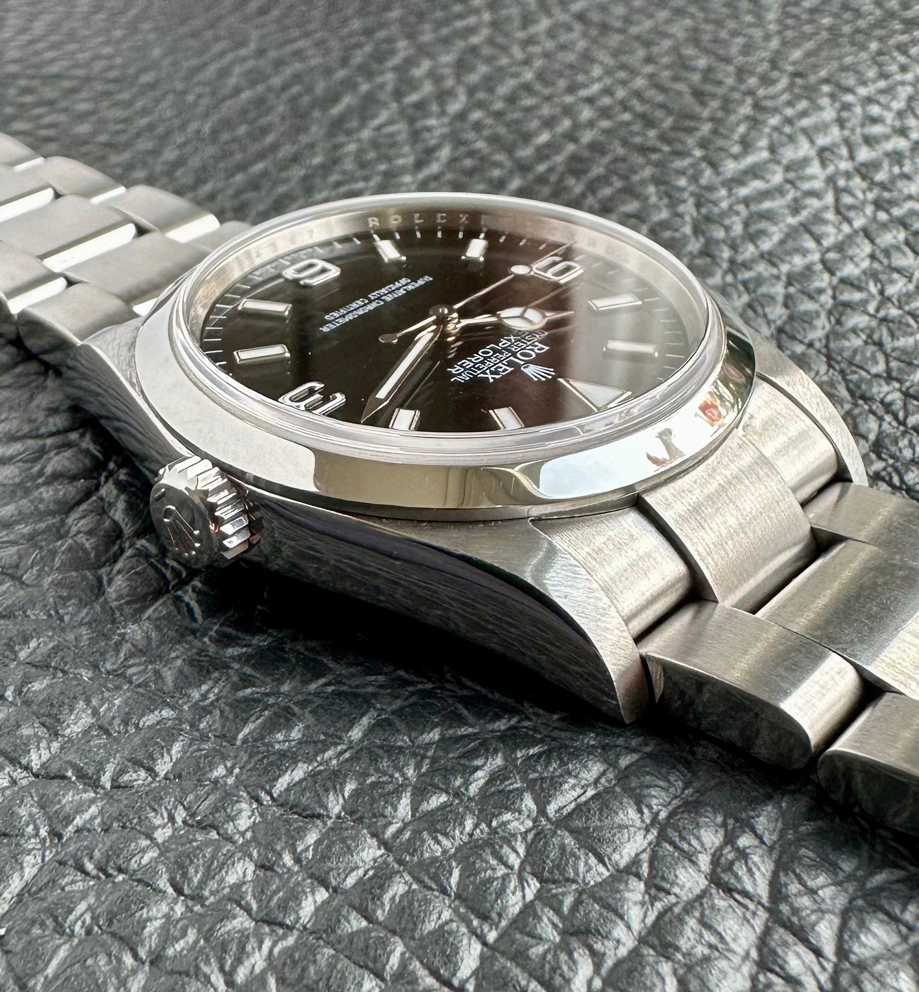 Rolex Explorer 114270 Black 2009 with original box and papers