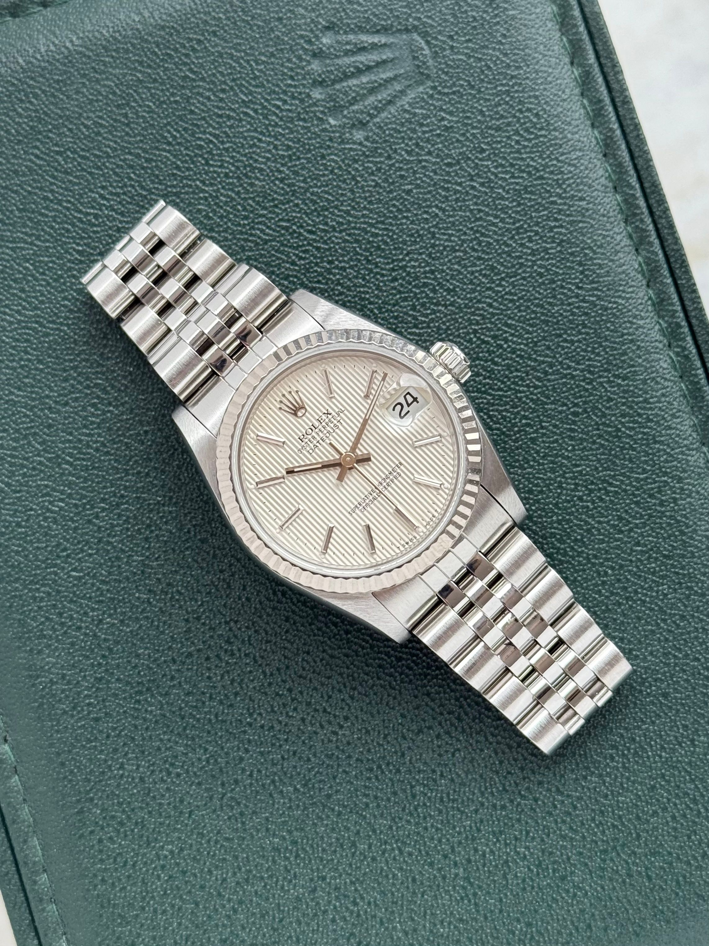 Rolex Midsize Datejust 68274 Silver 1993 with original box and papers