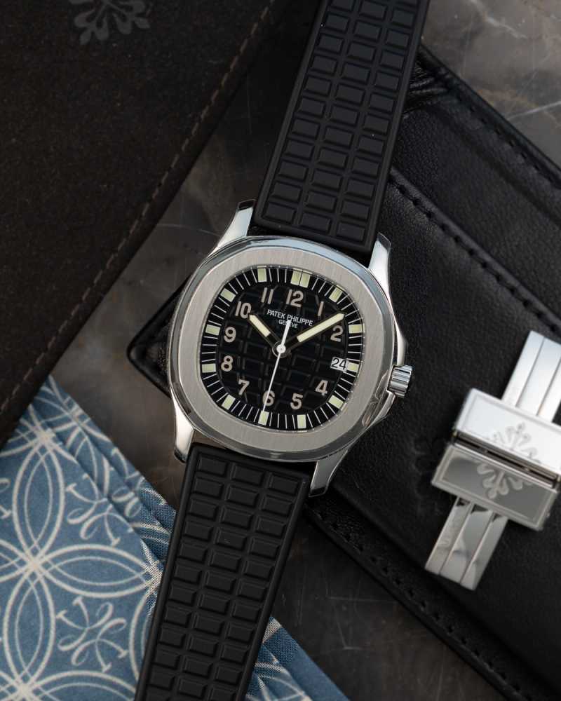 Featured image for Patek Philippe Aquanaut 5064 Black 2006 with original box and papers