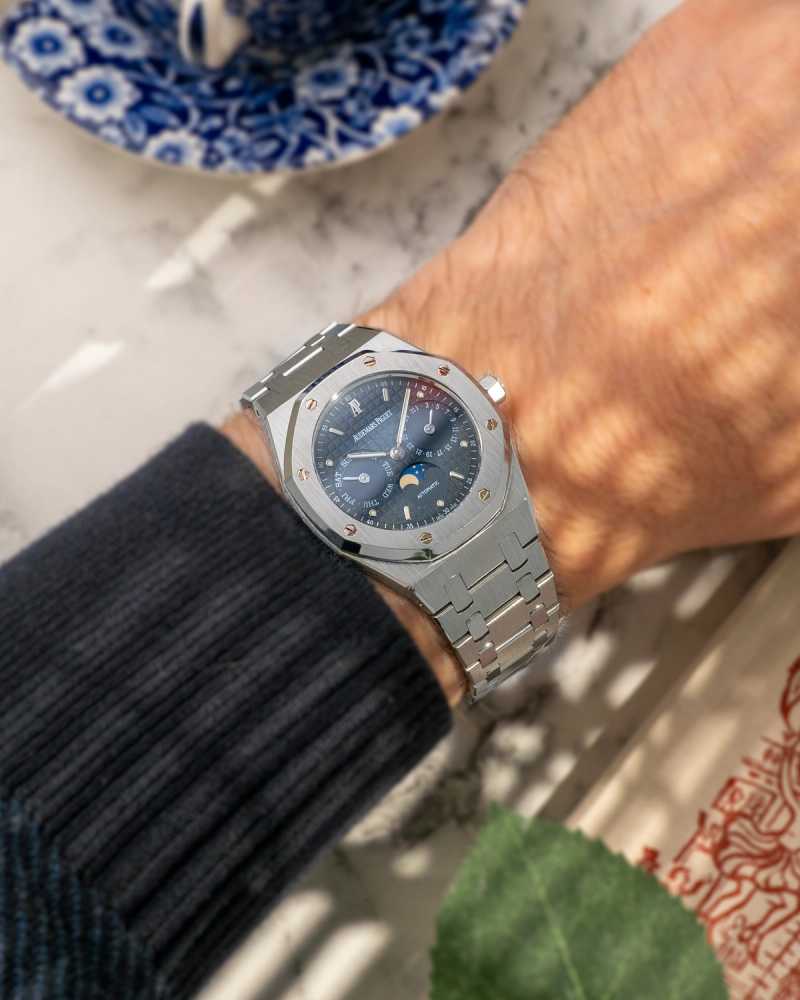 Wrist shot image for Audemars Piguet Royal Oak "Day Date Moon phase" 25594ST "Day-Date + Moonphase" Grey 2003 with original box and papers