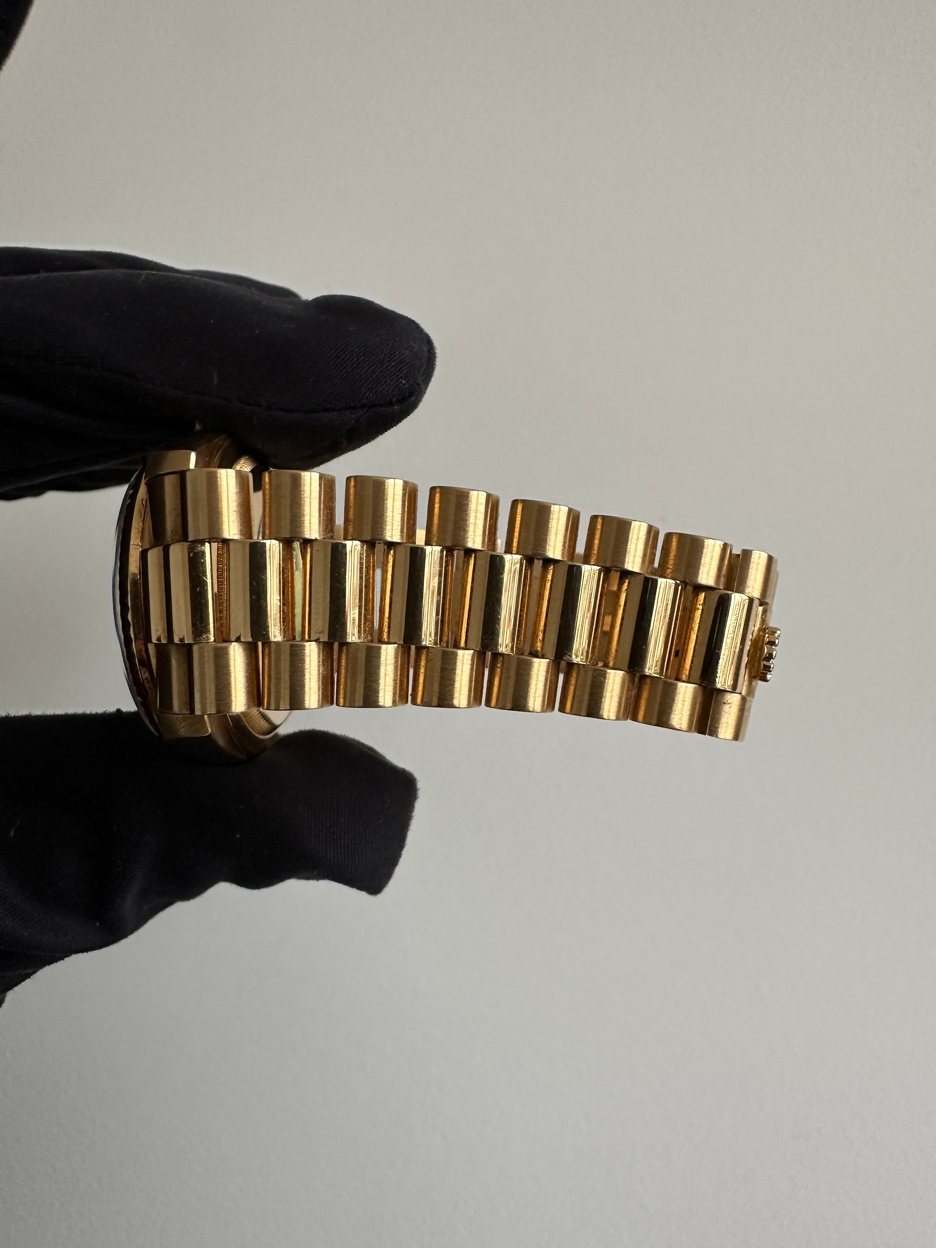 りーさん1990 HQ Milton - 1995 Rolex Day-Date 18238 with Diamond String