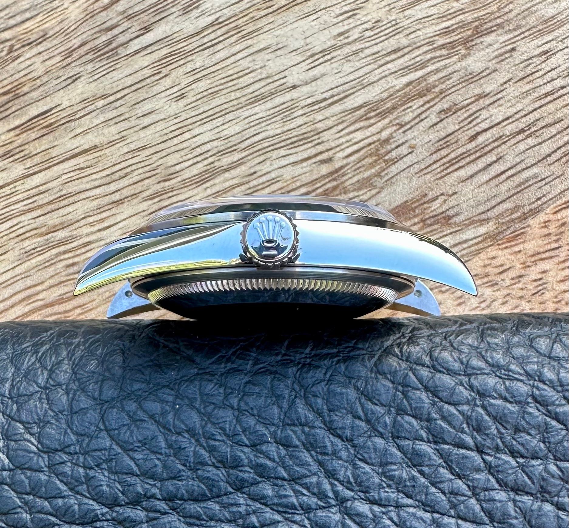 Rolex Explorer I 114270 Black 2008 with original box and papers