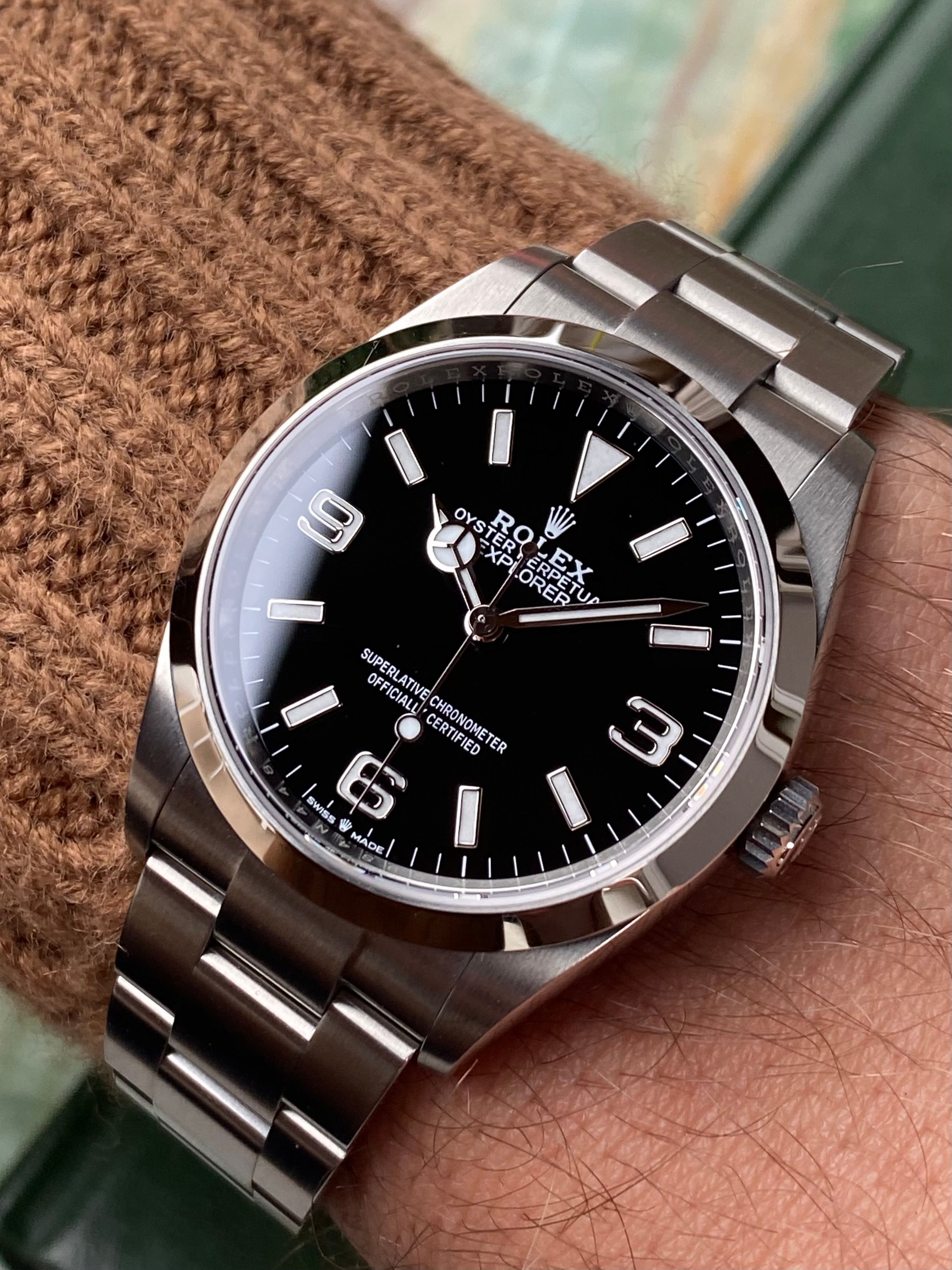 Rolex Explorer 124270 Black 2021 with original box and papers