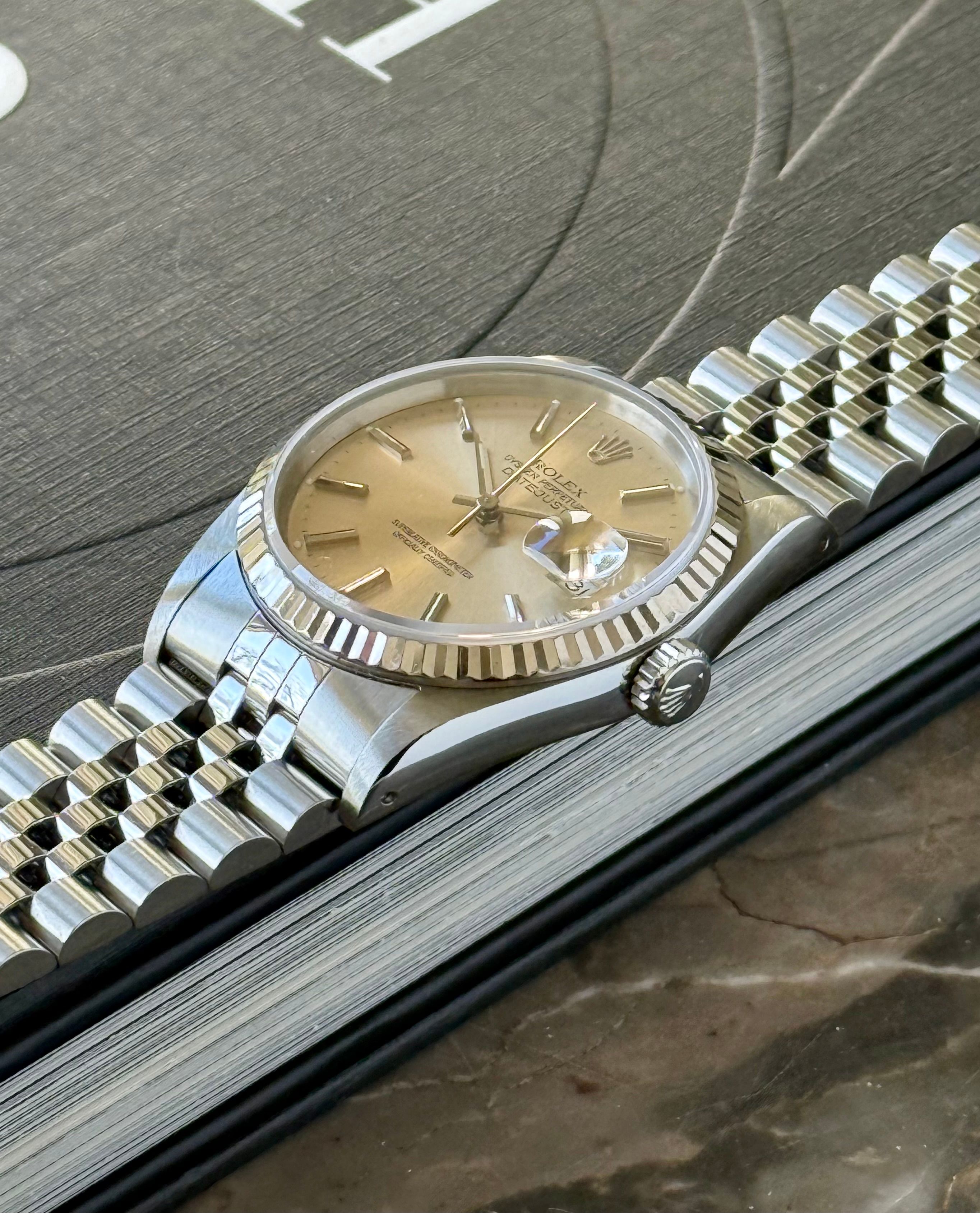 ROLEX シルバー カフリンクス 専用ボックス付き ROLEX シルバー カフリンクス 専用ボックス付き