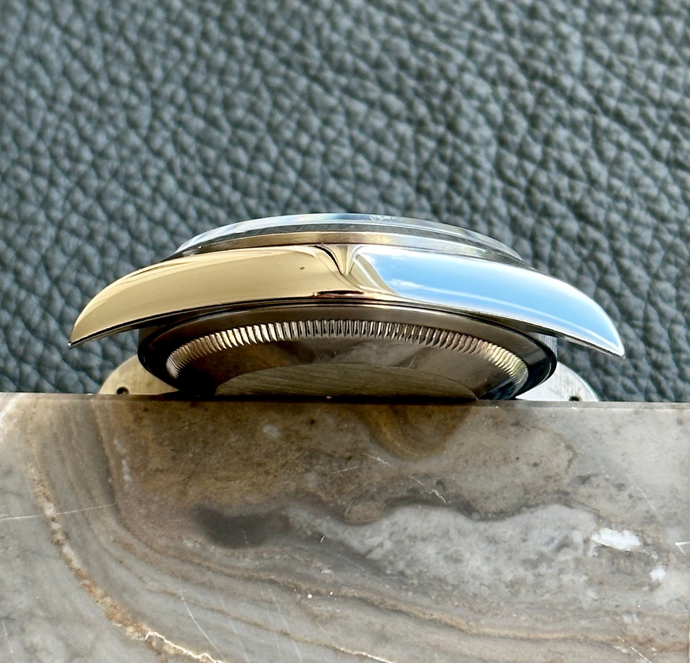 Rolex Explorer I 14270 Black 1998 with original box and papers