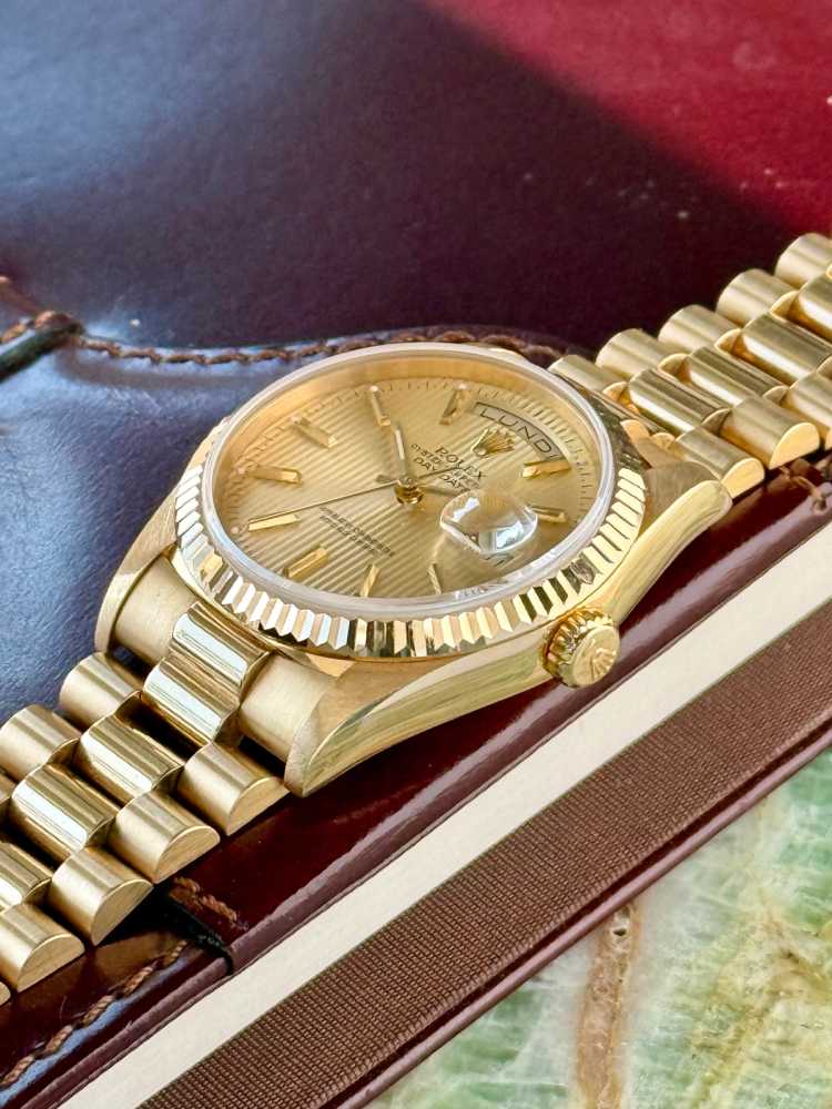 Image for Rolex Day-Date "Tapestry" 18238 Gold 1990 with original box and papers