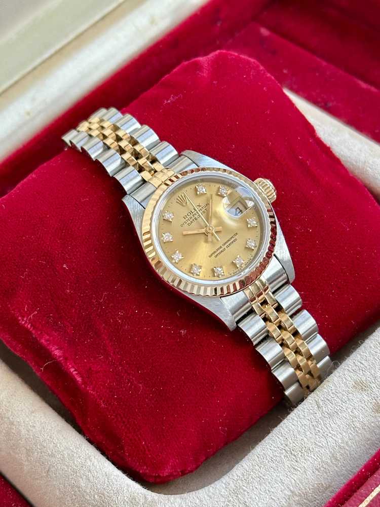 Wrist image for Rolex Lady-Datejust "Diamond" 69173G Gold 1993 with original box and papers 6